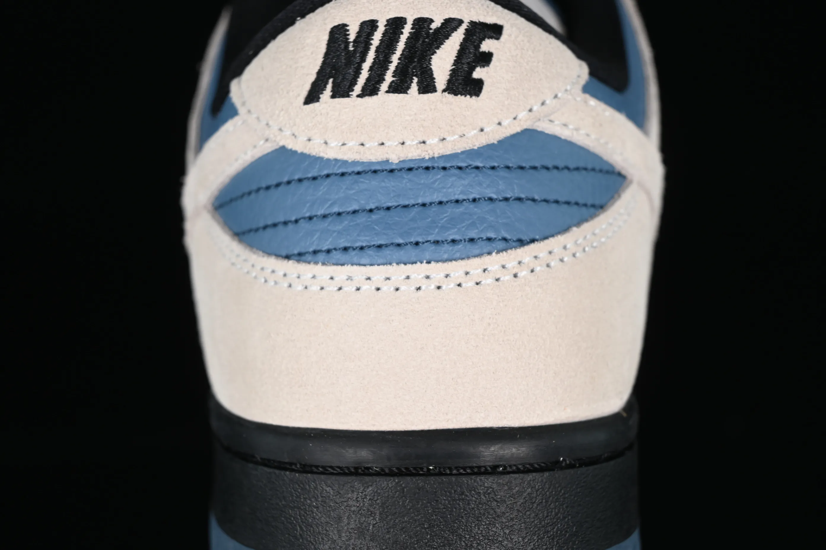 All categories Nk SB Dunk series Nk SB Dunk Low low-top sneakers Nk Dunk Low SB Pro Blue and white dunk series low-top casual sports skateboard shoes BQ6817-200